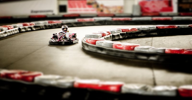 Pression des pneus kart : le réglage parfait selon le circuit et la météo