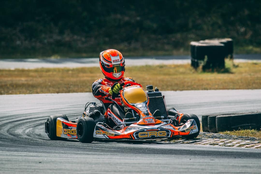 venez découvrir l'univers passionnant du karting ! que vous soyez débutant ou pilote aguerri, vivez des sensations fortes sur des circuits adaptés à tous les niveaux. des karts performants, des installations modernes et une ambiance conviviale vous attendent. préparez-vous à faire le plein d'adrénaline !